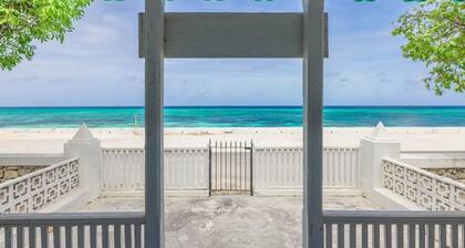 Stunning Oceanview House with beautiful sunsets! 5 mins to the beach