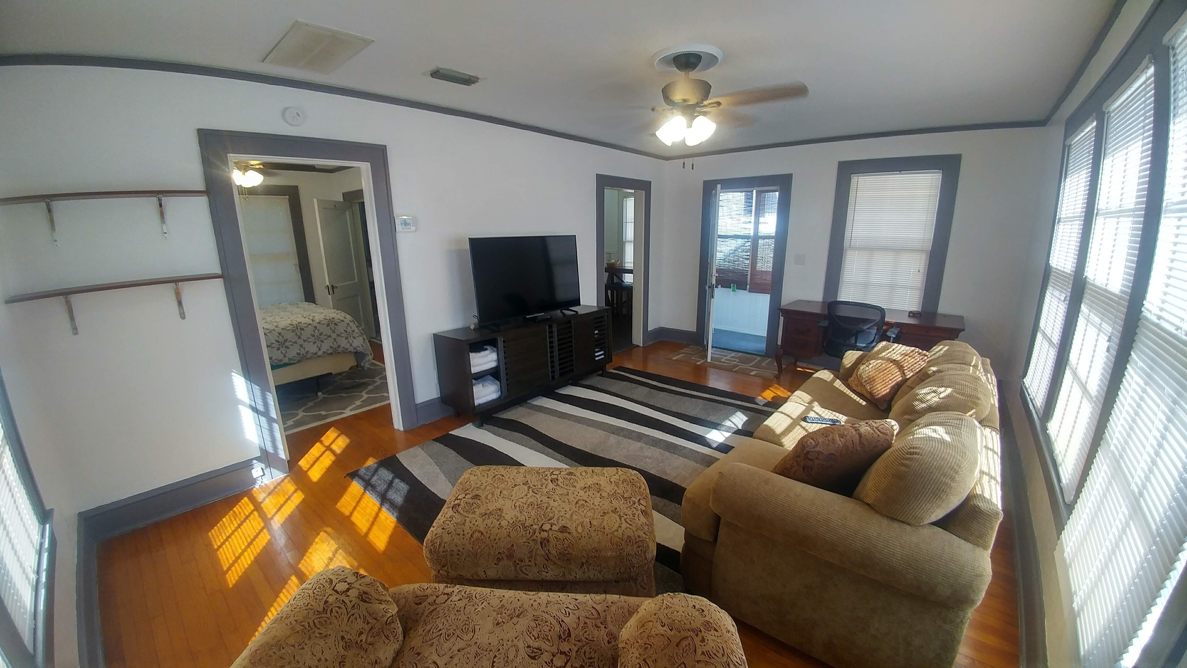 Downtown Upstairs Guesthouse