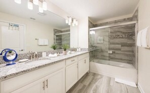 Condo, 5 Bedrooms | Bathroom | Towels