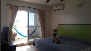 In-room safe, free WiFi, bed sheets
