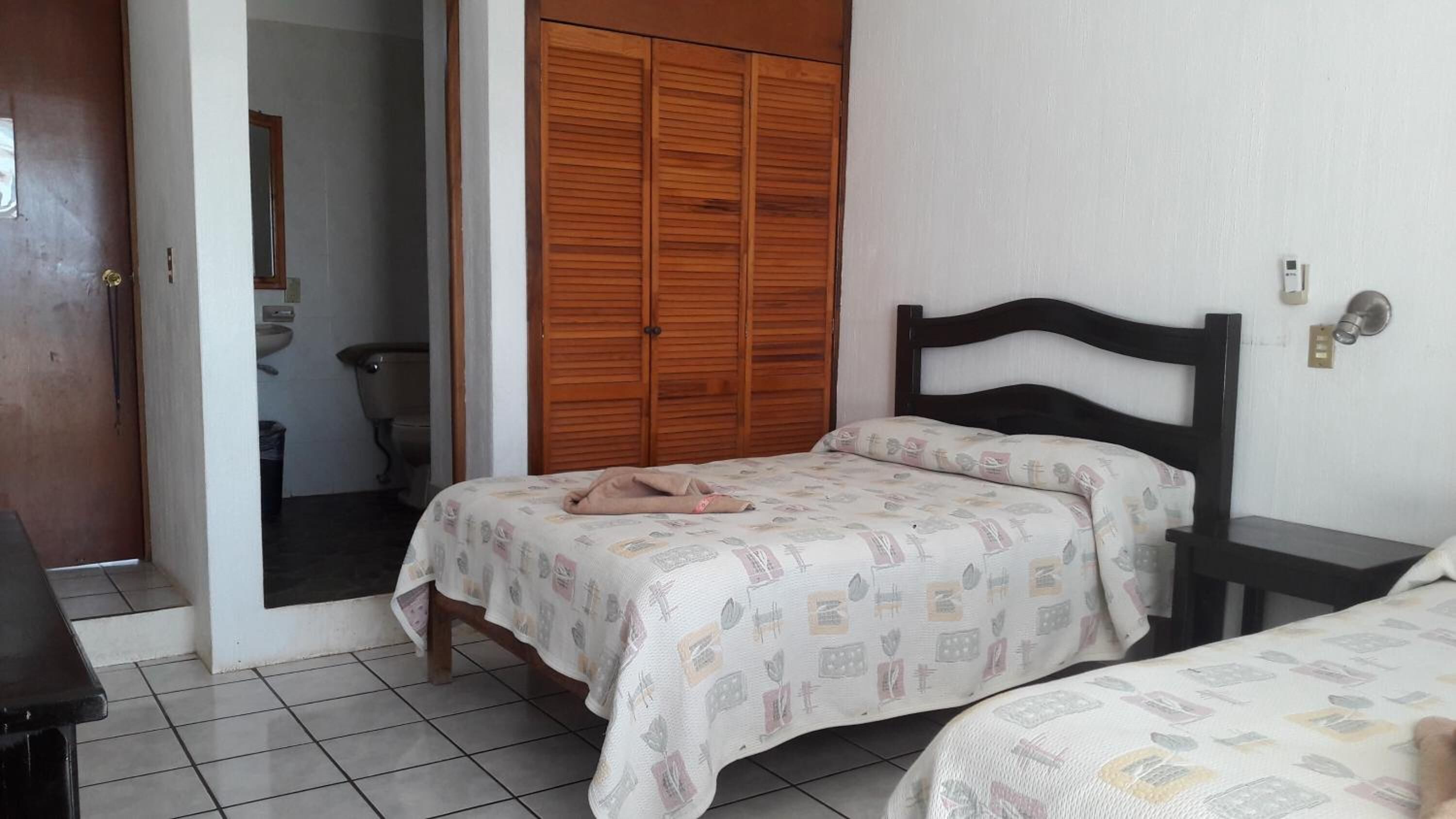 1 bedroom, in-room safe, free wifi, bed sheets