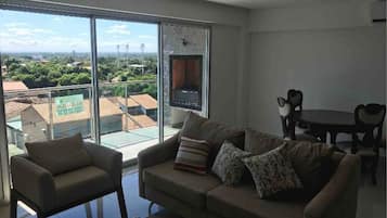 Departamento Deluxe, 2 habitaciones, baño privado | Área de sala de estar