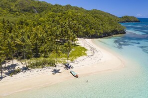 Perto da praia, serviço de traslado de/para a praia 