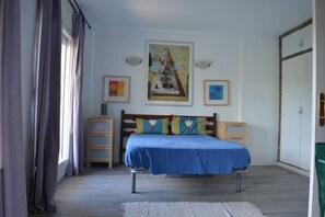 1 bedroom, iron/ironing board