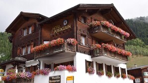 Unclassified image, 5 of 62, button - Hotel Postigliun (Tujetsch)