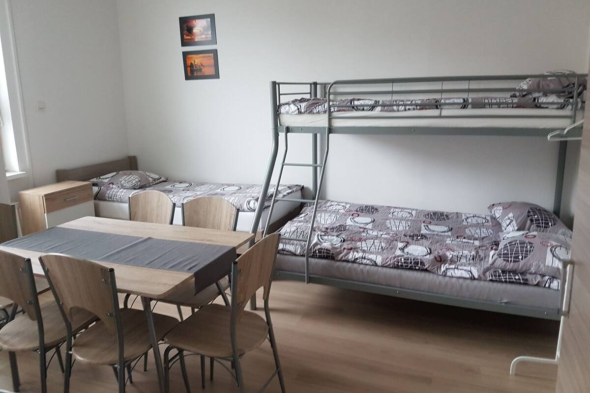 Standard Room (5 persons) | Living area