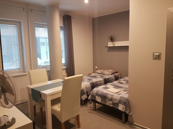 Comfort Twin Room | Living area