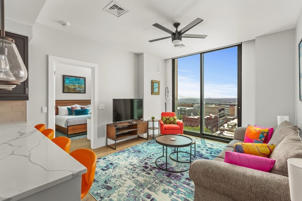 15% OFF - Mountain Day Dream | 10th floor Luxury Condo in Downtown, Mountain View