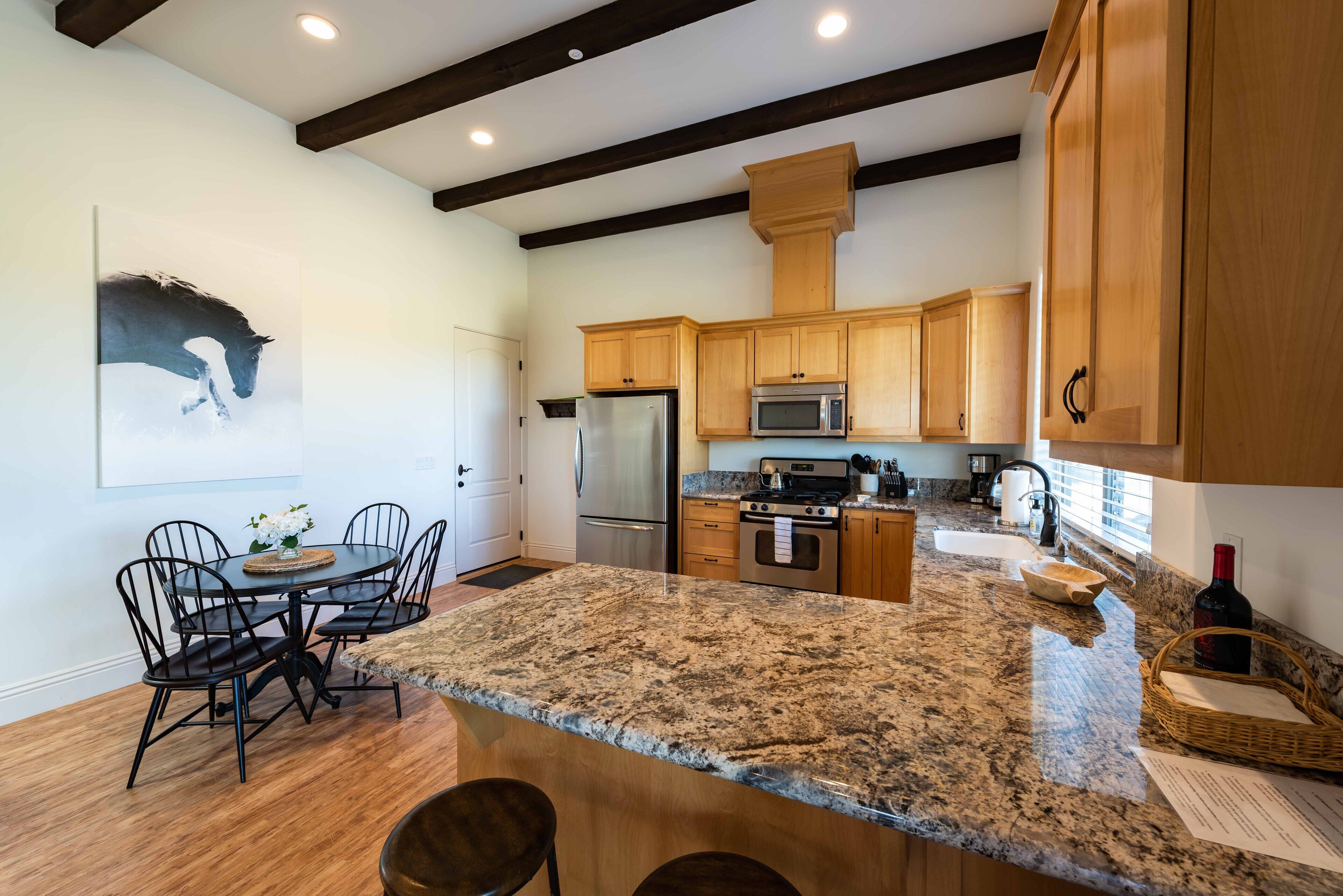 Luxe 1BR/Studio w/Hot Tub on Templeton's Westside in the Heart of Wine Country!