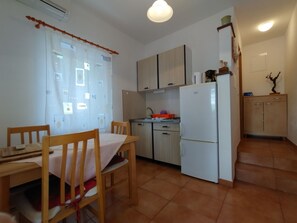 Réfrigérateur, plaque de cuisson, lave-vaisselle