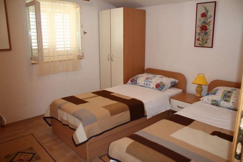 2 habitaciones, wifi gratis y ropa de cama 