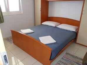 Free WiFi, bed sheets - Apartment in Okrug Gornji with Seaview, Balcony, Air condition, WIFI (4790-4) (Okrug Gornji)