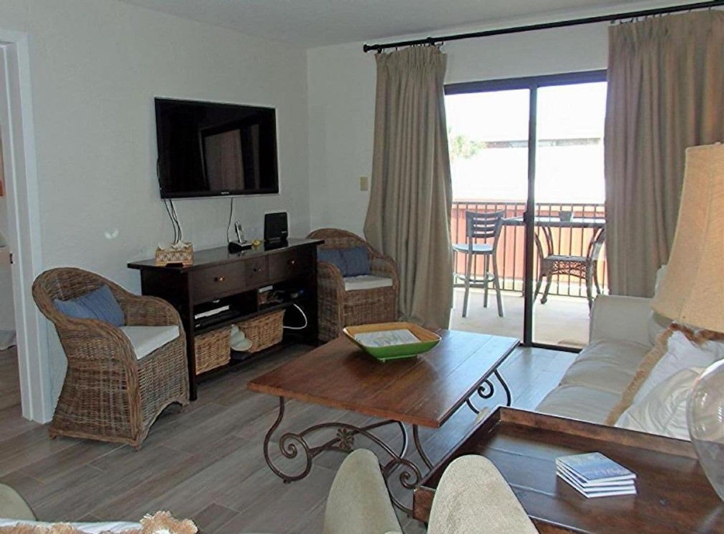 Smart TV, DVD player, books