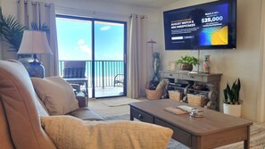 Smart TV, reproductor de DVD y libros 