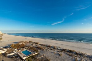 On the beach - Two Bedroom BEACH FRONT Condo at Island Winds in Gulf Shores (Gulf Shores)