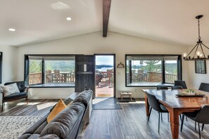 Smart TV, fireplace, video games, books