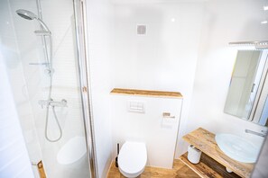 Bathtub, hair dryer