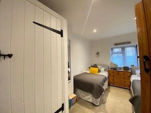 2 bedrooms, desk, iron/ironing board, travel cot
