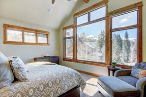 4 habitaciones, tabla de planchar con plancha y wifi gratis