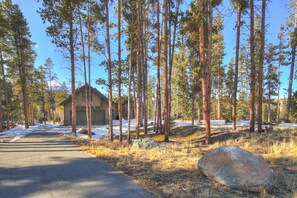 Property grounds - Riverwood Retreat-Hot Tub-Close to Free Shuttle Stop. (Breckenridge)