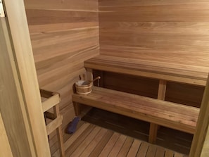 Sauna - Stunning, Year Round Lakefront Cottage with Hot Tub (Haliburton)