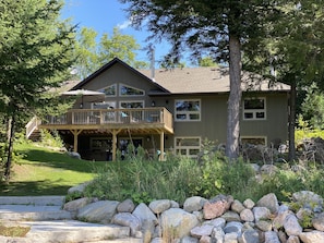 Exterior - Stunning, Year Round Lakefront Cottage with Hot Tub (Haliburton)