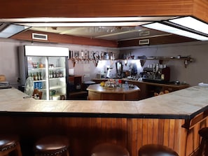 Bar (en el alojamiento)