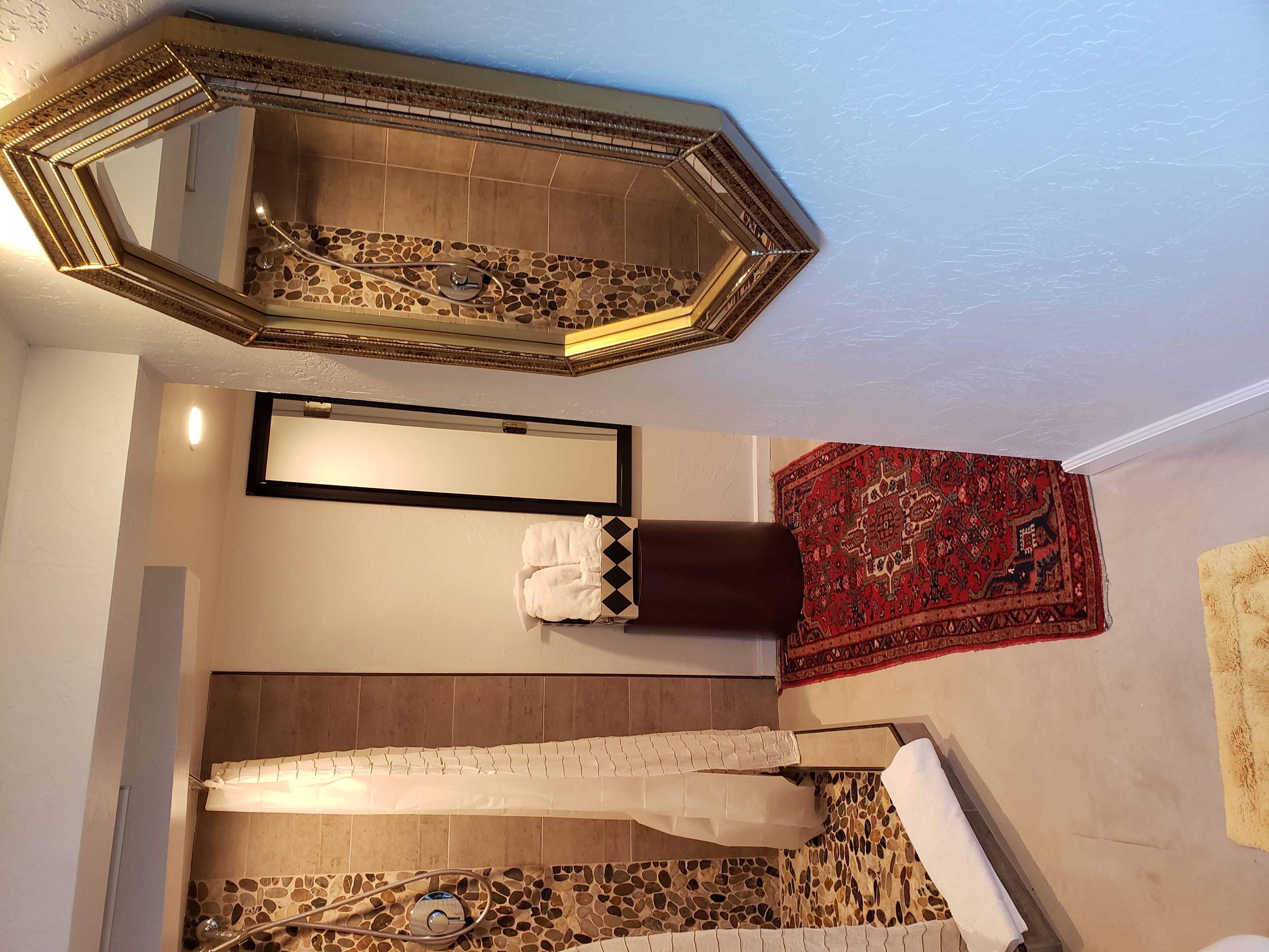 Inviting New Efficiency Apartment on Eagle Hill in Redwood City