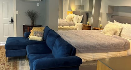 Inviting New Efficiency Apartment on Eagle Hill in Redwood City