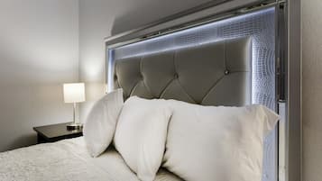 3 bedrooms, desk, iron/ironing board, travel crib