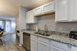 Interior - Glam R Us - Pool - Fabulous Location! Must Stay! (Branson)
