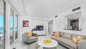 Condo, 4 chambres | Salle de séjour