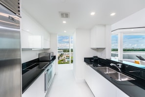 Condo, 4 Bedrooms | Private kitchen - Lrmb - The Setai Private Residence #15 NW & SW Facing Ocean (Miami Beach)