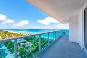 Condo, 3 Bedrooms | Balcony - Lrmb - Eco-hotel #6 Northeaste Full Oceanfront & City View (Miami Beach)