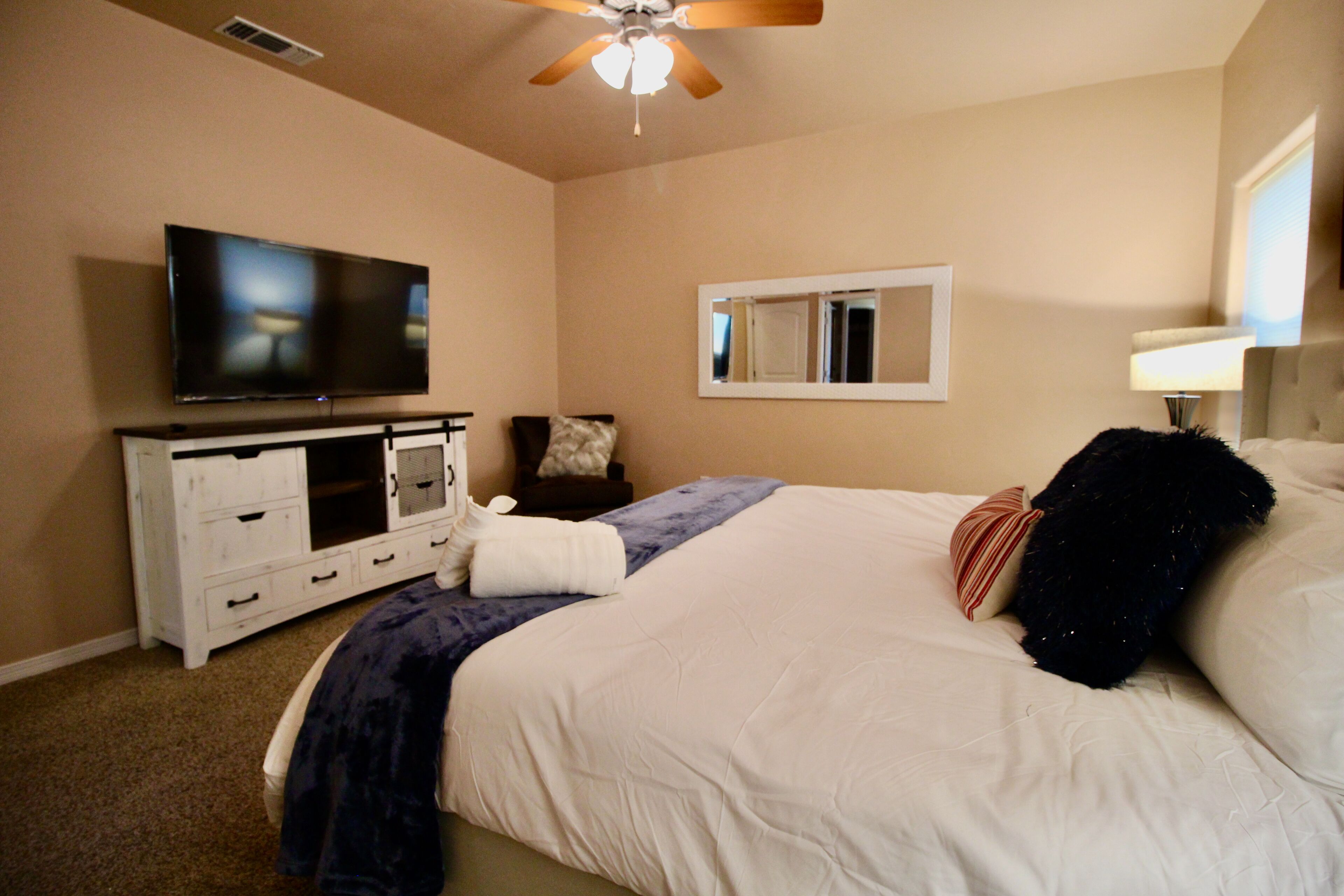 Kick Back & Relax! This Place is Gorgeous - Sleeps 10