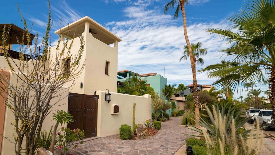 Casa Del Vino 2BR by Casago