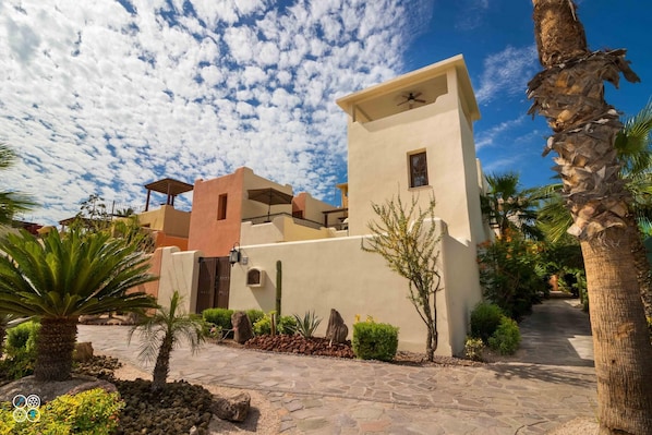House, 2 Bedrooms | Exterior