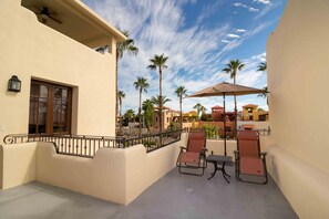 House, 2 Bedrooms | Balcony