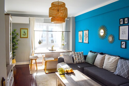 LISBON SKY VIEW 3BR HOME + NEAR AIRPORT + FREE PARKING