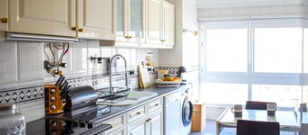 LISBON SKY VIEW 3BR HOME + NEAR AIRPORT + FREE PARKING