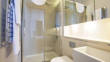 Bathtub, hair dryer