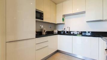 Fridge, microwave, oven, dishwasher