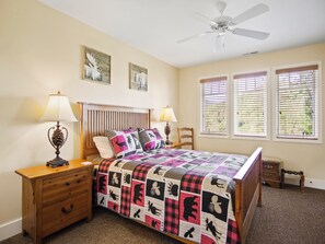 2 عدّة غرف نوم ومكواة/لوح كي وخدمة الإنترنت وملاءات أسرّة