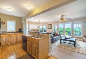 Interior - Wintergreens R211- Mtn Condo/View, Gated Resort, Indoor/Outdoor Pools & Hot Tub (Banner Elk)