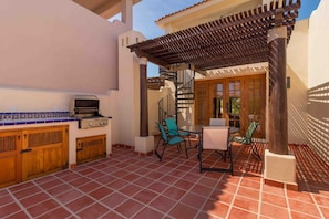 Casa, 3 habitaciones | Balcón