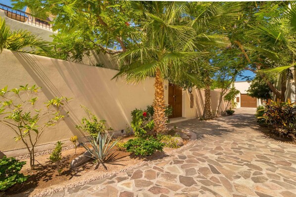 House, 3 Bedrooms | Property grounds