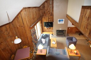 Condo, Multiple Beds, Private Pool, Mountain View | Living room