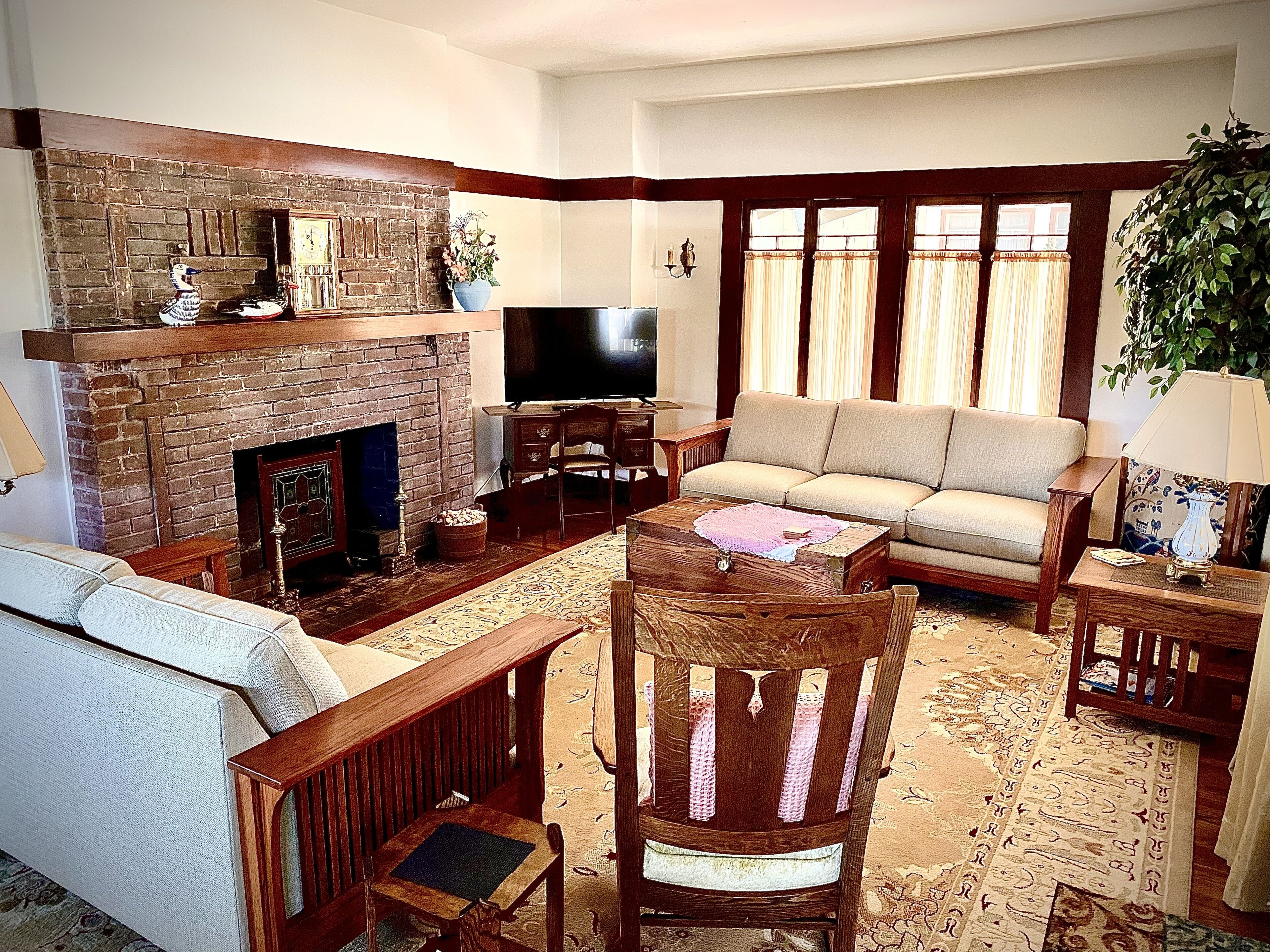 Old Pasadena, Pasadena California Historic Craftsman Bungalow 
Rose Bowl Parade 