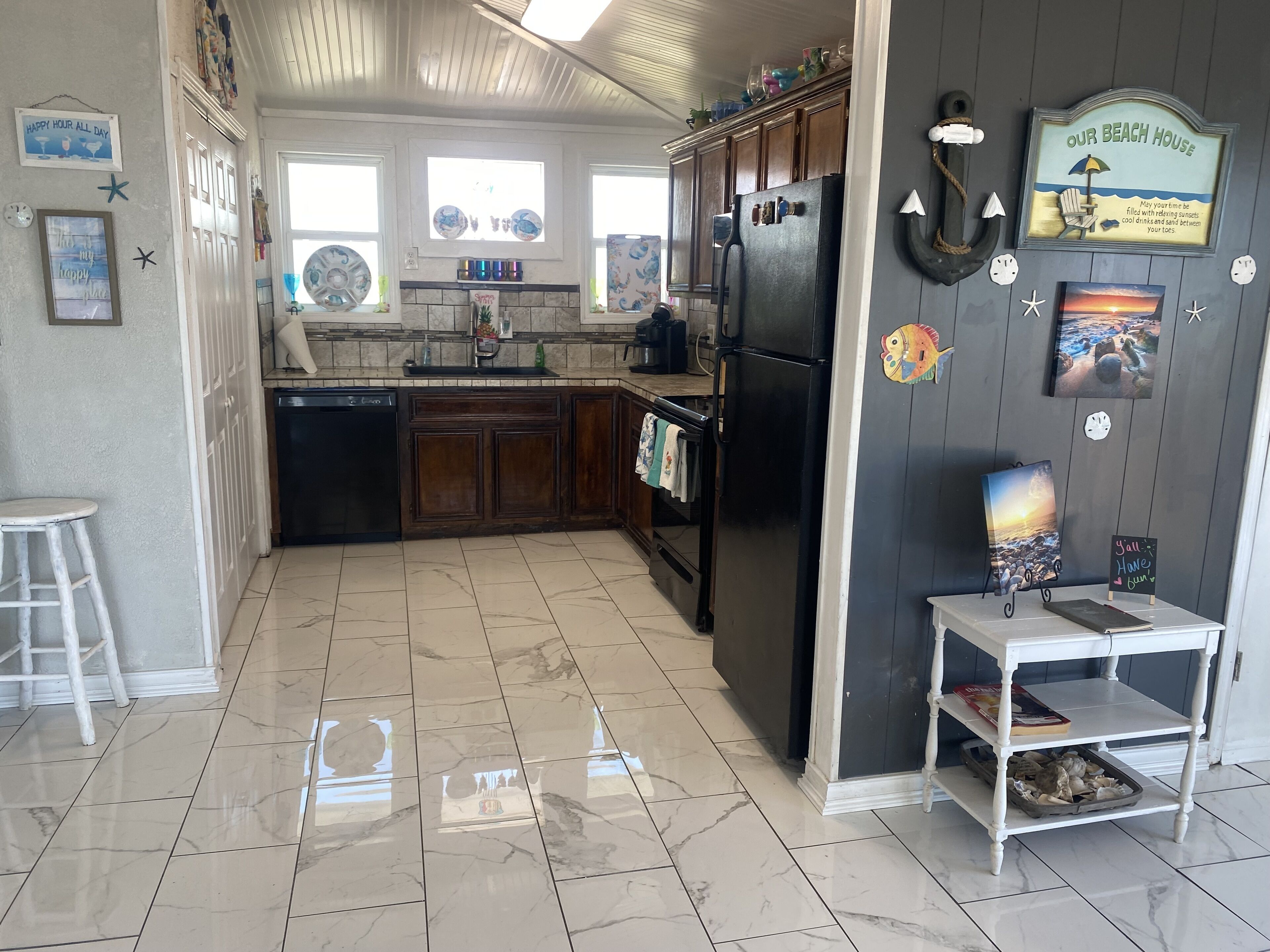 ISLAND COTTAGE 3 BEDROOM,1 BA  PET FREINDLY 