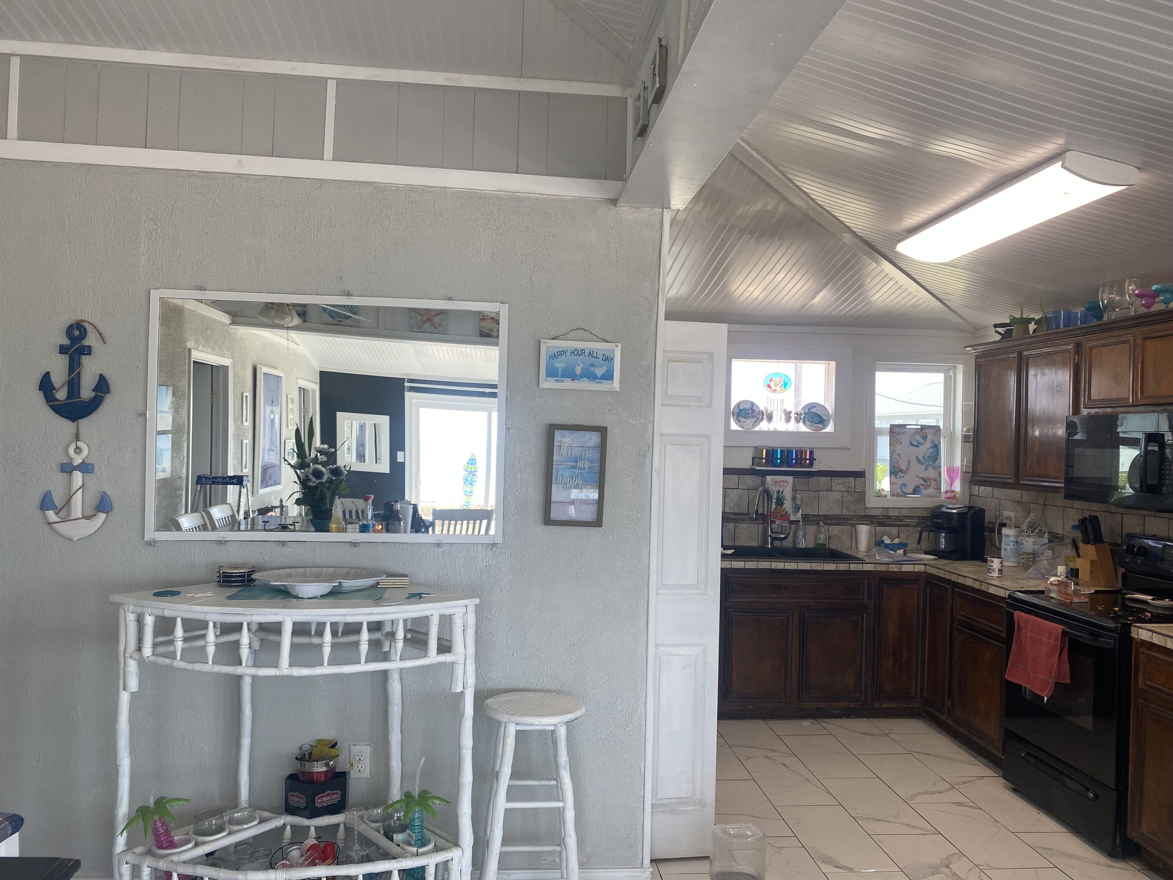 ISLAND COTTAGE 3 BEDROOM,1 BA  PET FREINDLY 